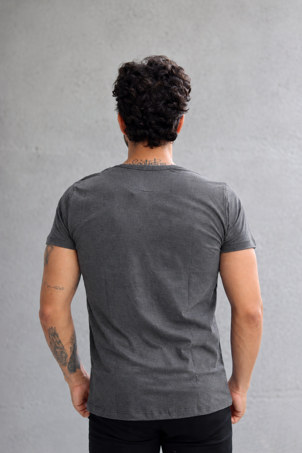 Camiseta Happen Clássica