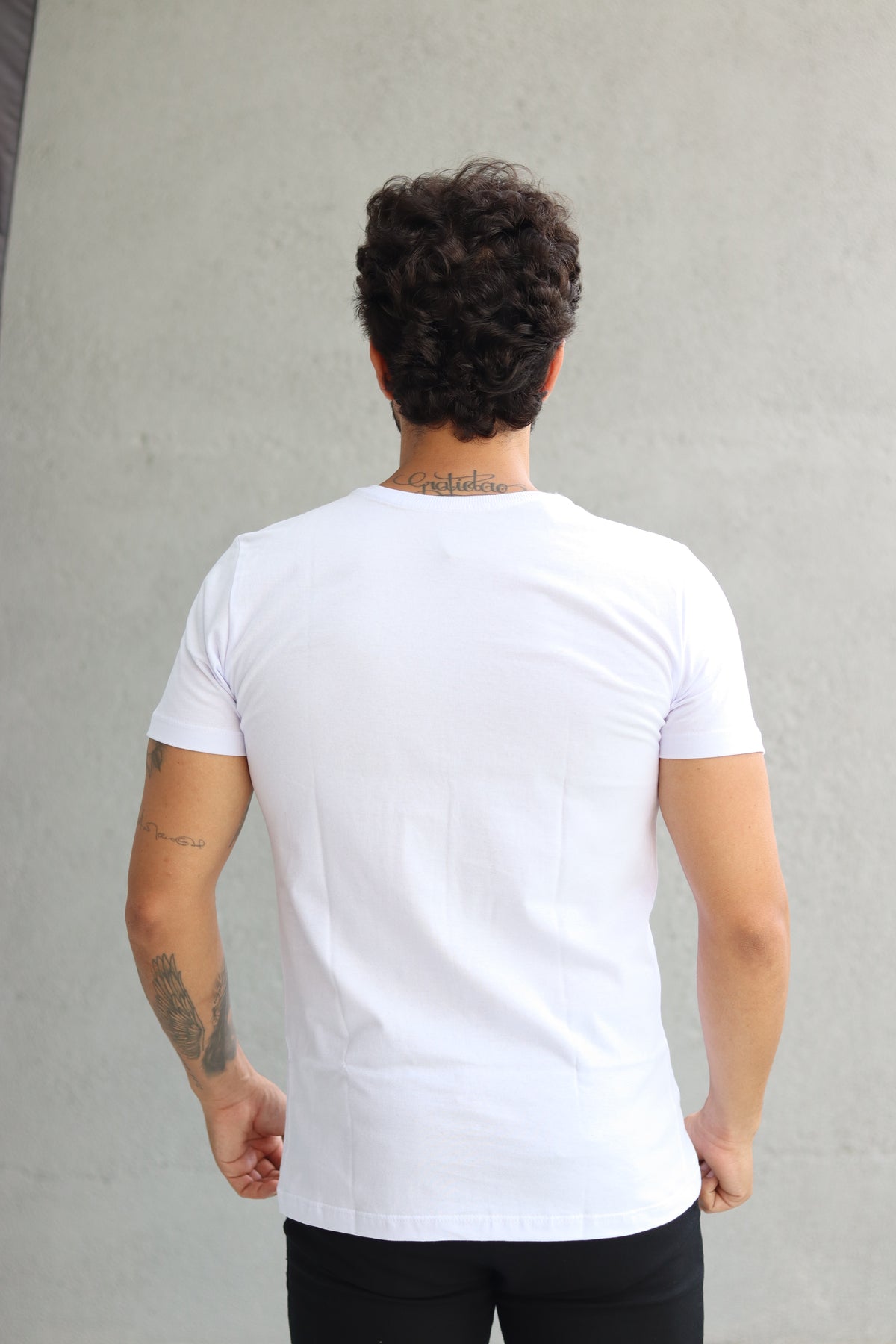 Camiseta Happen Clássica