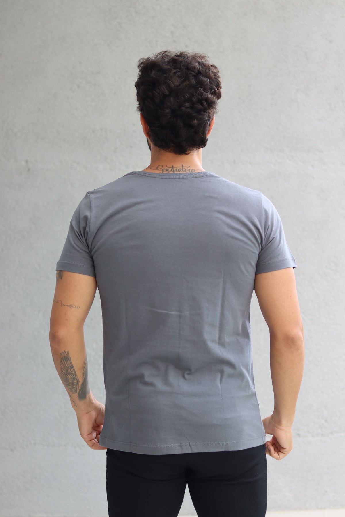 Camiseta Happen Clássica