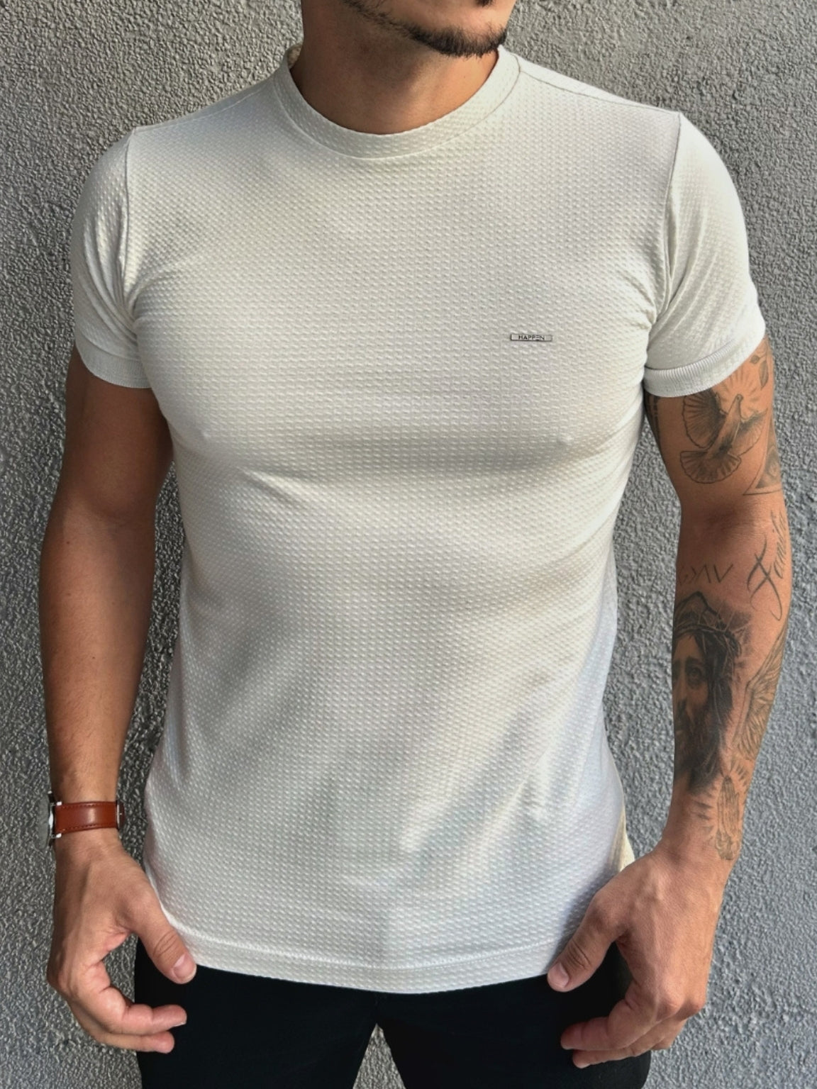 Camiseta Texturizada com Punho
