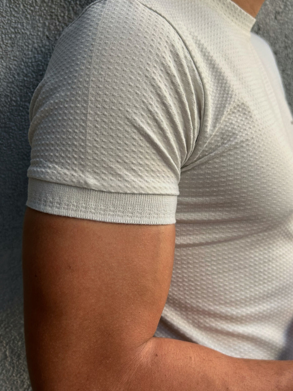 Camiseta Texturizada com Punho