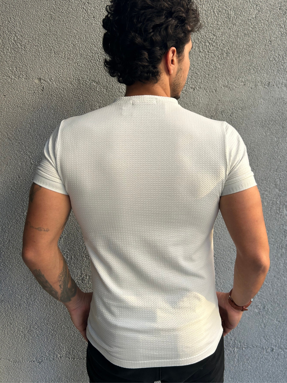 Camiseta Texturizada com Punho