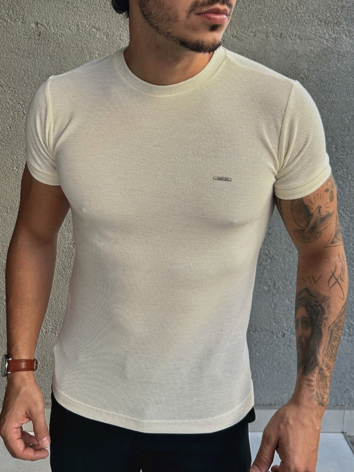 Camiseta Texturizada com Punho