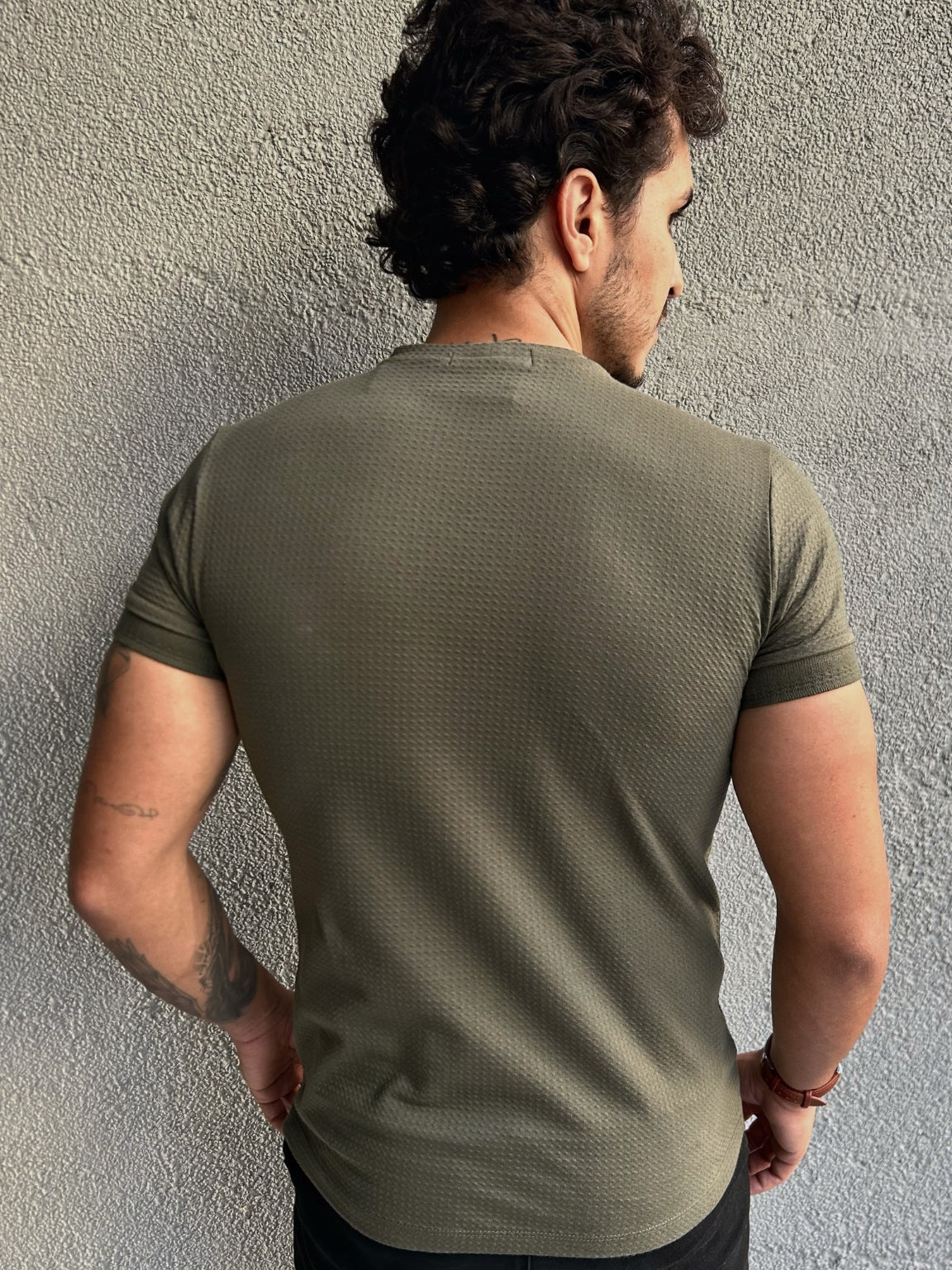 Camiseta Texturizada com Punho
